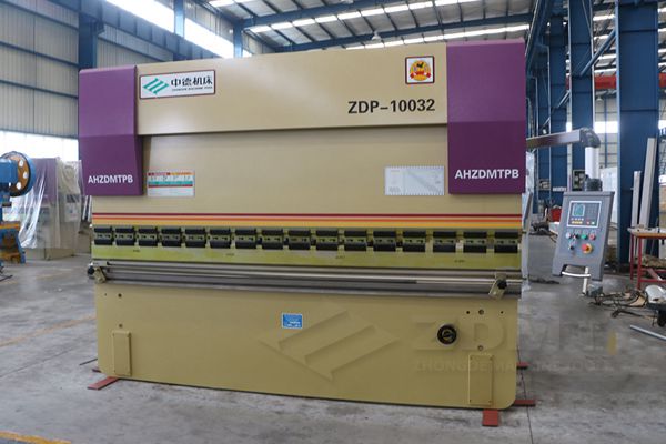 ZDP-10032.jpg ZDP-10032.jpg